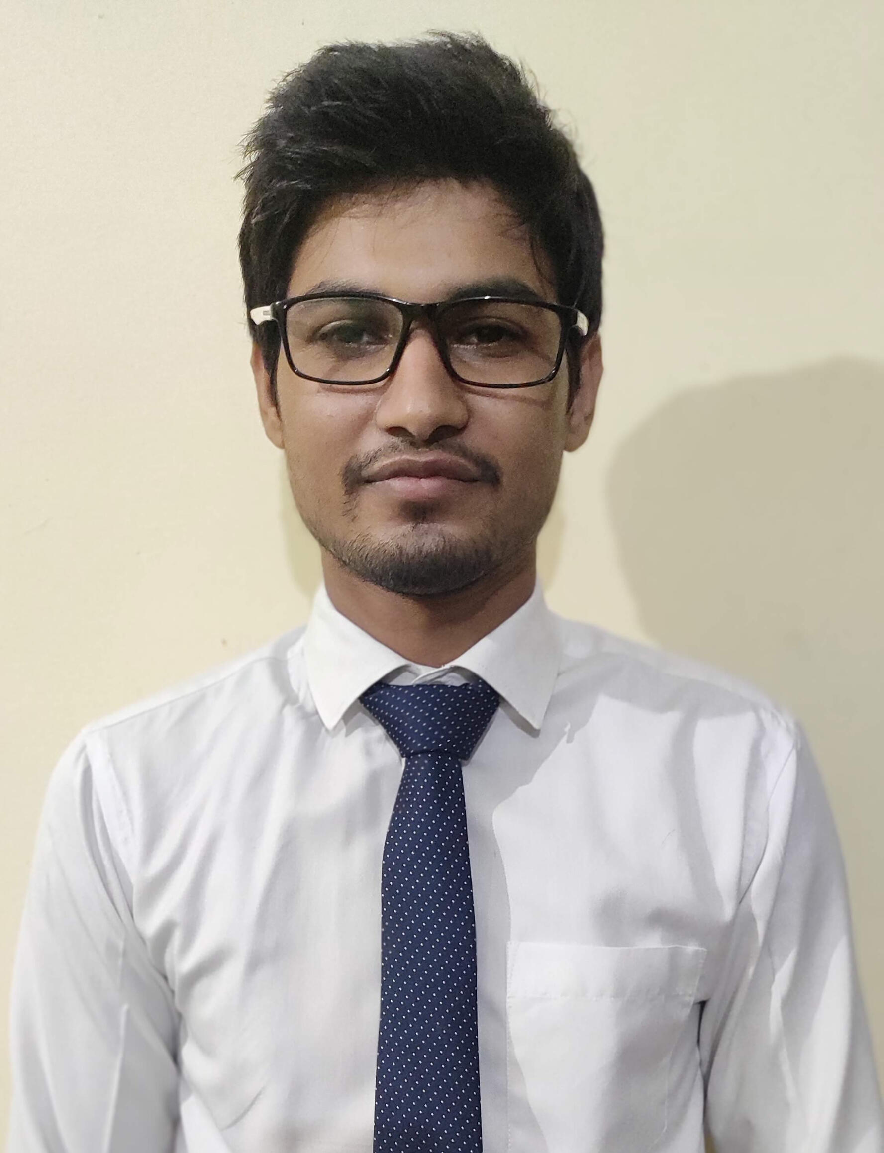 Parag Chauhan - CEO and Co-founder Portrait of Parag Chauhan, CEO and Co-founder of The Growth Gen